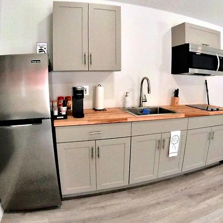 All Modern Studio With Private Entry & Parking. Brandon Eksteriør billede