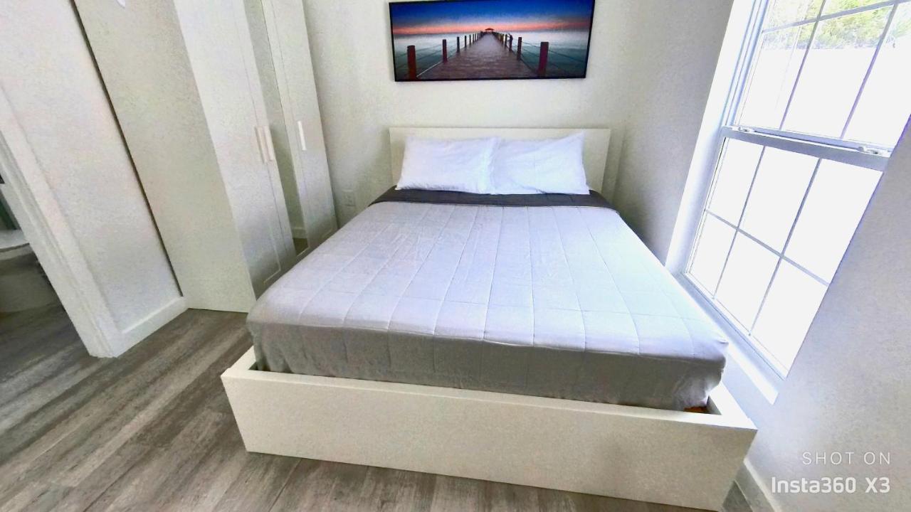 All Modern Studio With Private Entry & Parking. Brandon Eksteriør billede
