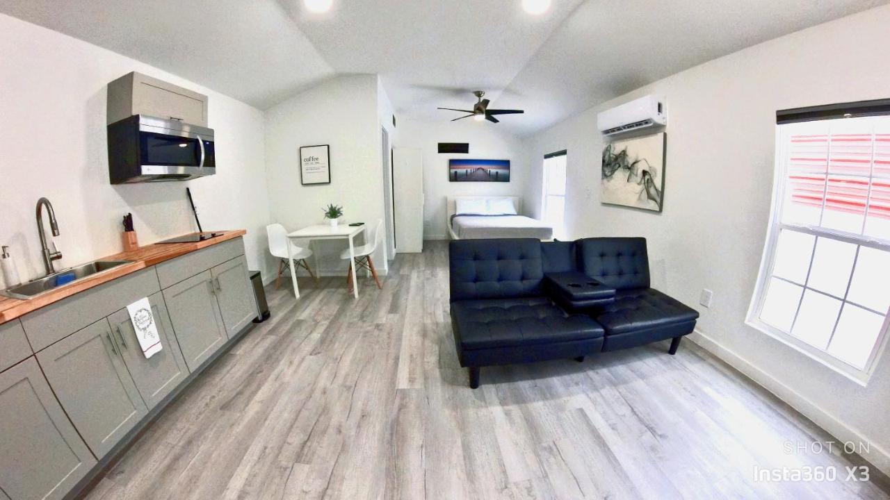 All Modern Studio With Private Entry & Parking. Brandon Eksteriør billede