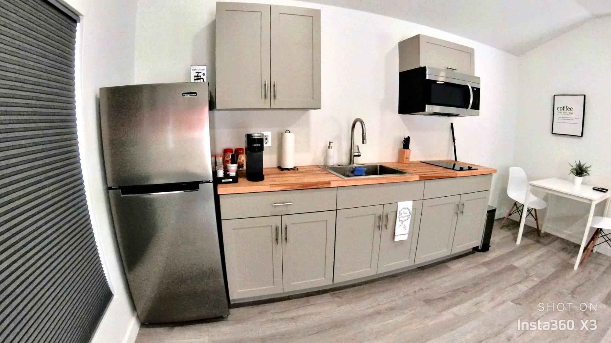 All Modern Studio With Private Entry & Parking. Brandon Eksteriør billede