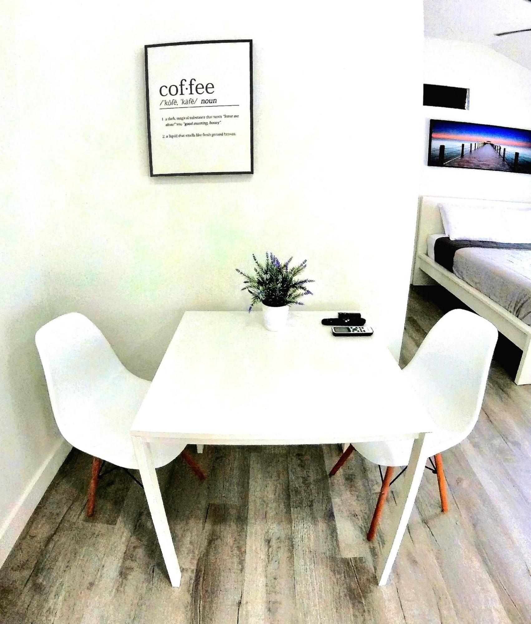 All Modern Studio With Private Entry & Parking. Brandon Eksteriør billede
